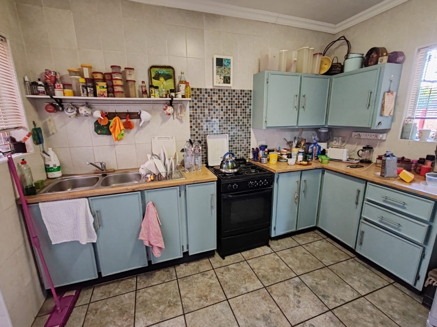 2 Bedroom Property for Sale in Kannoniers Park North West